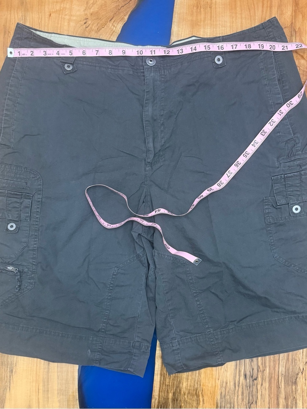 Columbia Men’s Cargo Shorts Size 42 Gray Multi Pocket Outdoor Hiking AM4474 - Picture 3 of 16